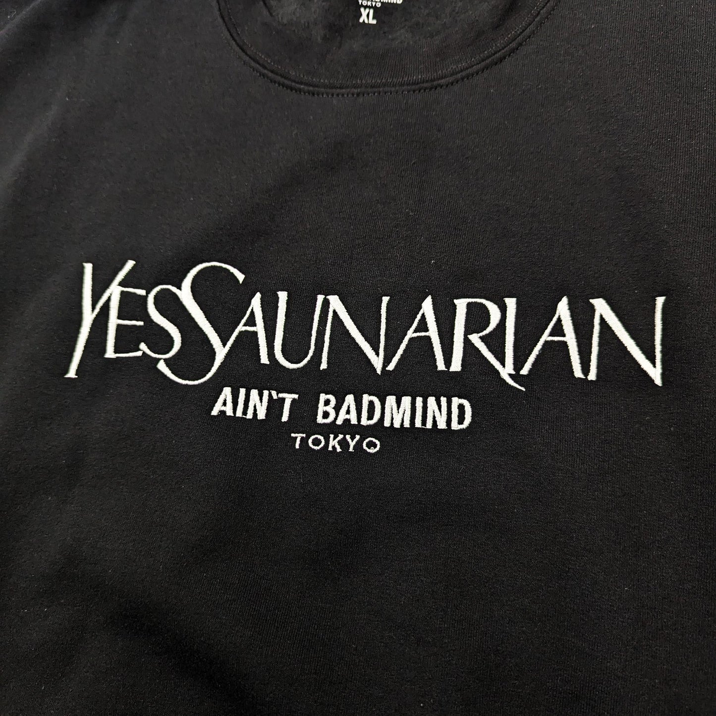 YES SAUNARIAN SWEATSHIRT [BLACK]